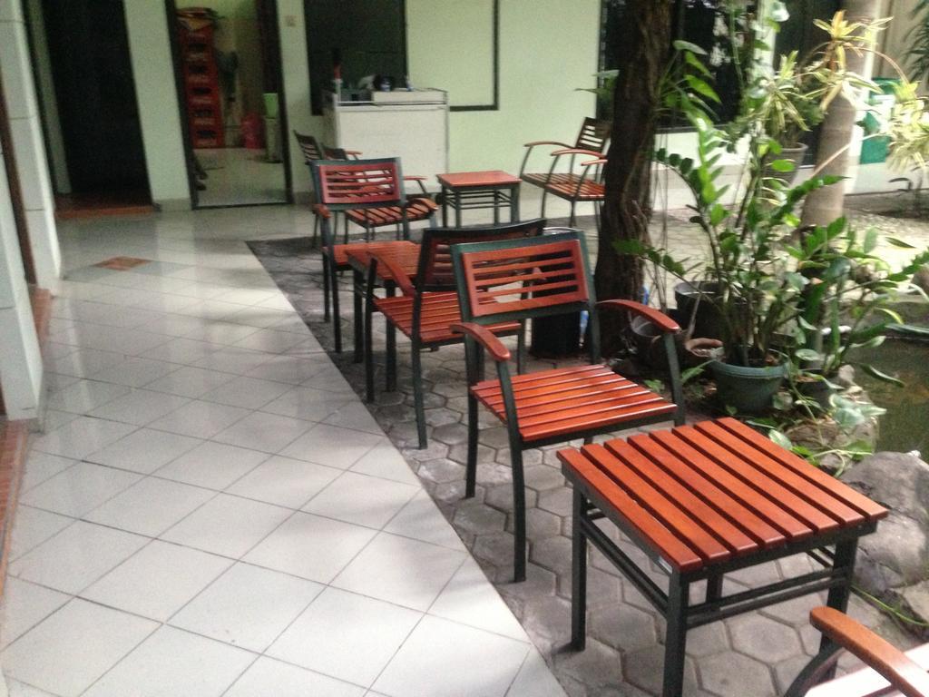 Global Inn Keluarga Sedati Екстер'єр фото